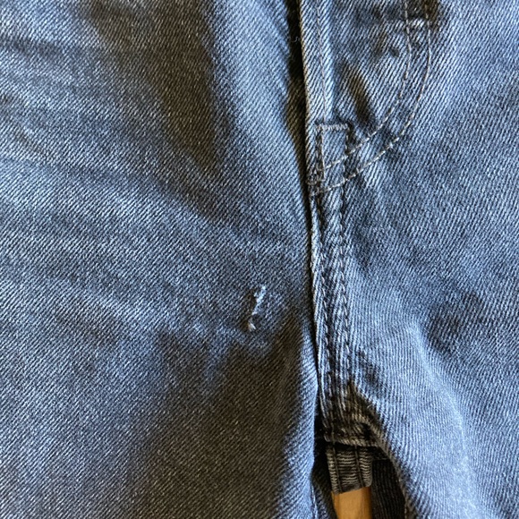 Levi’s Premium Black Distressed Wedgie Straight Jeans - Size 25x28 - Picture 6 of 6